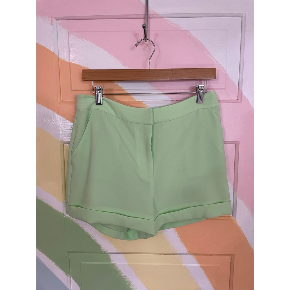 Cinq à Sept Mint Green Crepe Shorts Womens 8 NWT Tailored Luxury